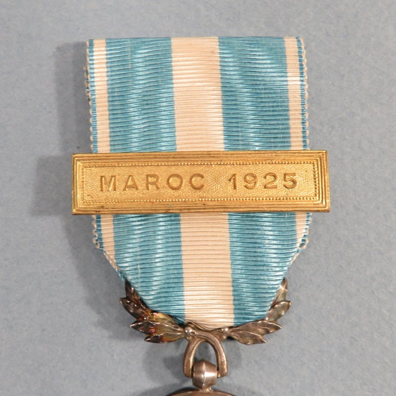 MEDAILLE COLONIALE BELIERE UNIFACE DE LA MONNAIE DE PARIE EN ARGENTE AVEC BARRETTE MAROC 1925 FABRICATION MOURGEON