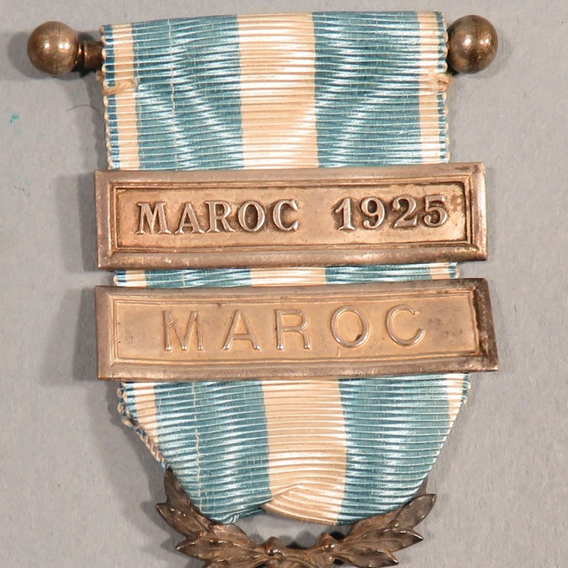 MEDAILLE COLONIALE BELIERE UNIFACE DE LA MONNAIE DE PARIE EN ARGENTE AVEC BARRETTES MAROC 1925 ET MAROC FABRICATION DELANDE