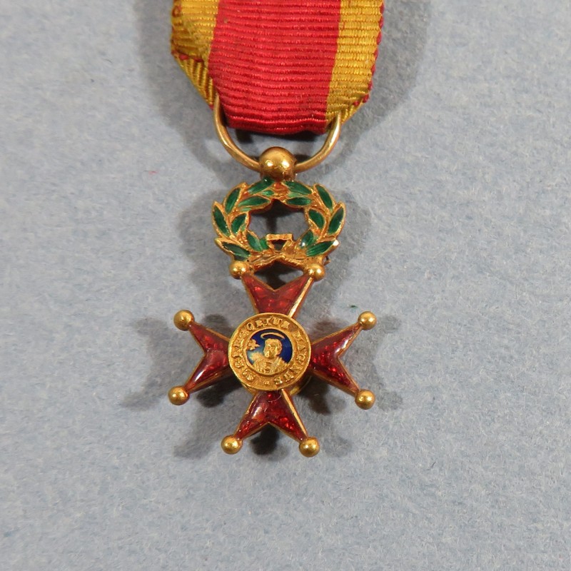 VATICAN REDUCTION EN OR DE LA MEDAILLE DE CHEVALIER DE L'ORDRE DE SAINT GREGOIRE LE GRAND ORDER MEDAL °