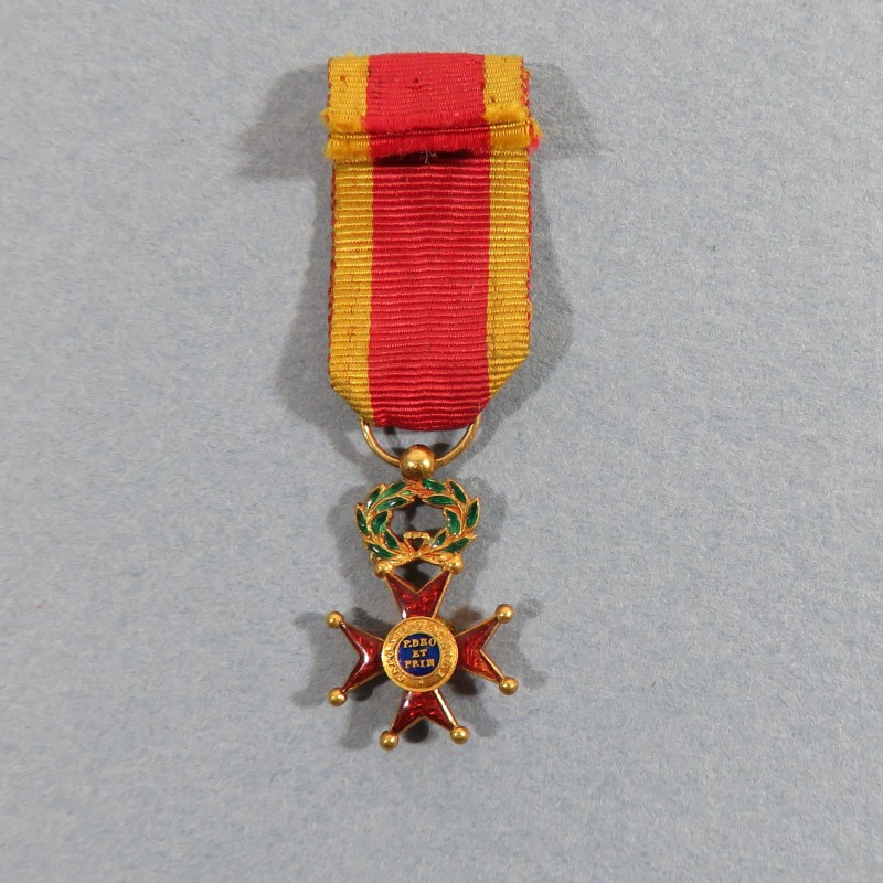 VATICAN REDUCTION EN OR DE LA MEDAILLE DE CHEVALIER DE L'ORDRE DE SAINT GREGOIRE LE GRAND ORDER MEDAL °