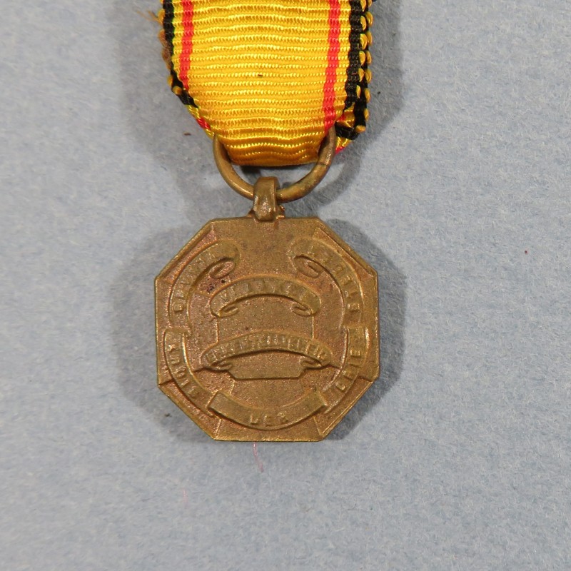 BELGIQUE REDUCTION DE LA MEDAILLE DES TROIS CITES AVEC BARRETTES IPER POUR LA VILLE D'YPRES GUERRE 1914 1918 °