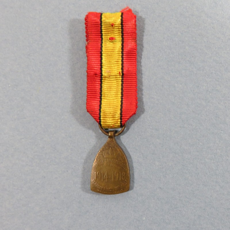 BELGIQUE REDUCTION DE LA MEDAILLE COMMEMORATIVE DE LA GUERRE 1914 1918 AVEC BARRETTES °