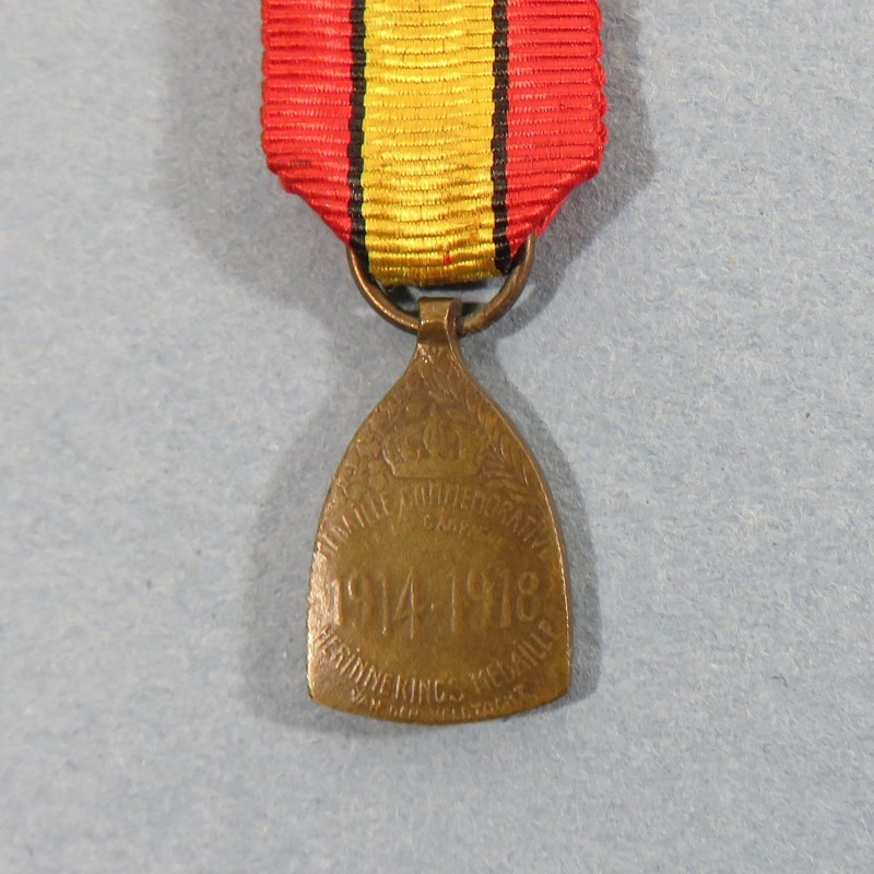 BELGIQUE REDUCTION DE LA MEDAILLE COMMEMORATIVE DE LA GUERRE 1914 1918 AVEC BARRETTES °