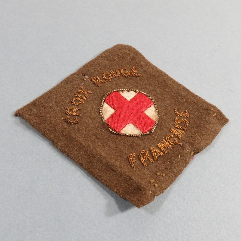 INSIGNE DE LA CROIX ROUGE SERVICE DE SANTE INFIRMIERE AFAT AUXILIAIRES FEMININES DE L'ARMEE DE TERRE 1944 1945