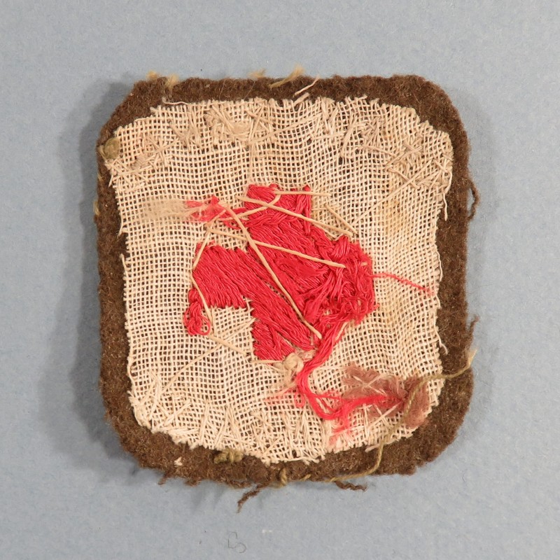 INSIGNE DE LA CROIX ROUGE SERVICE DE SANTE INFIRMIERE AFAT AUXILIAIRES FEMININES DE L'ARMEE DE TERRE 1944 1945