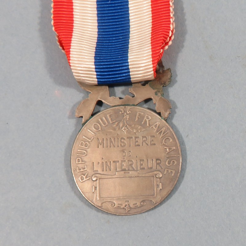 FRANCE MEDAILLE D'HONNEUR DE LA POLICE MODELE DE 1903 EN ARGENT NON ATTRIBUEE