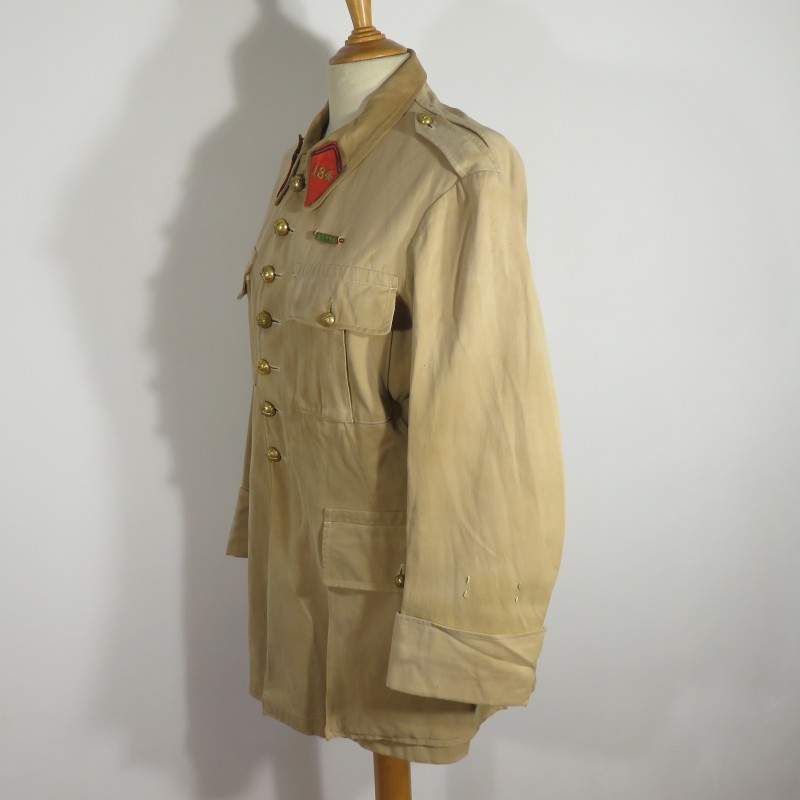 VESTE D'UNIFORME D'OFFICIER MODELE 1920 /29 DU 184 ème RALT REGIMENT D'ARTILLERIE LOURDE TRACTEE COULEUR BEIGE SABLE