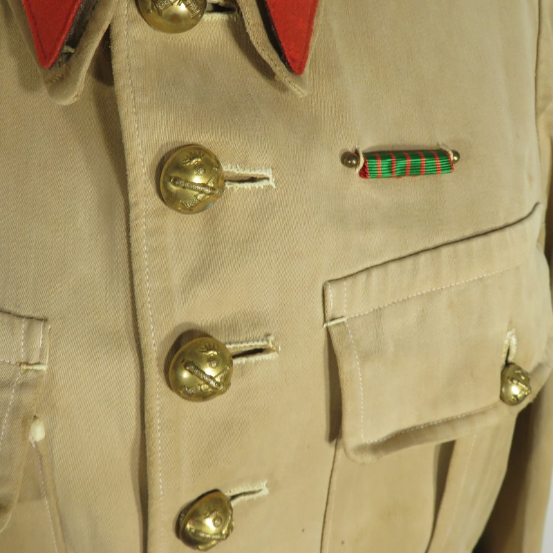 VESTE D'UNIFORME D'OFFICIER MODELE 1920 /29 DU 184 ème RALT REGIMENT D'ARTILLERIE LOURDE TRACTEE COULEUR BEIGE SABLE