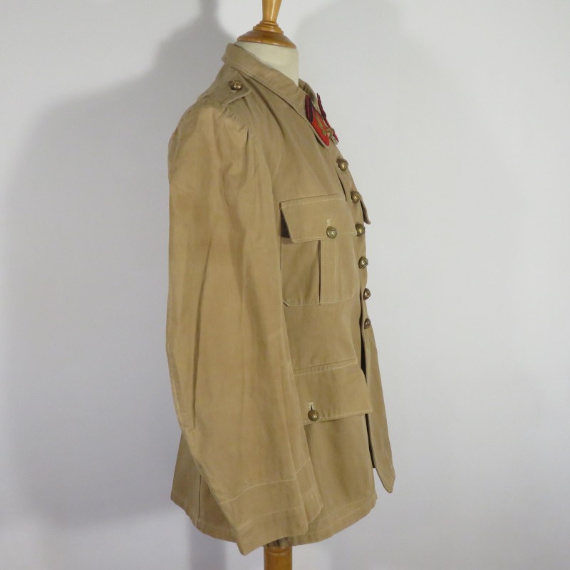 VESTE D'UNIFORME D'OFFICIER MODELE 1920 /29 ETAT MAJOR D'UN REGIMENT D'ARTILLERIE COULEUR BEIGE SABLE