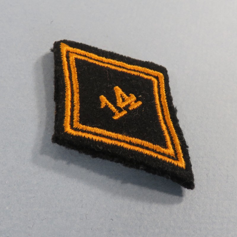 INSIGNE LOSANGE MODELE 1945 DU 14 ème RCP REGIMENT DE CHASSEURS PARACHUTISTES 1956 1961