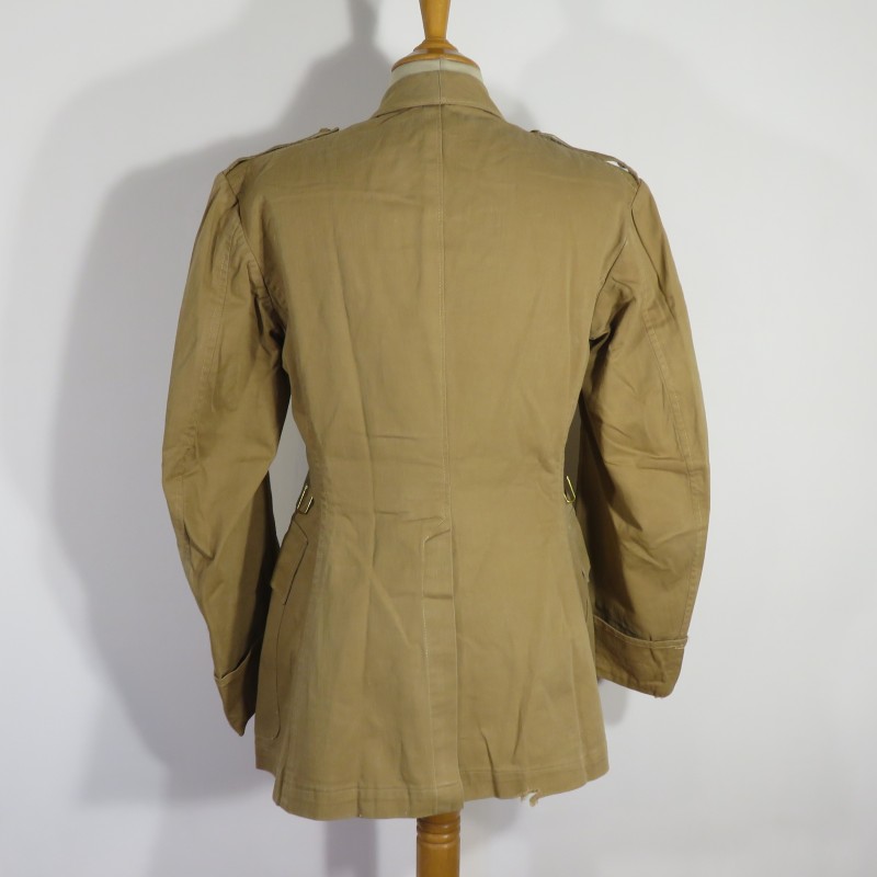 VESTE D'UNIFORME D'OFFICIER MODELE 1939 TROUPES SAHARIENNES ET SECTIONS ADMINISTRATIVES SPECIALISEES COULEUR BEIGE SABLE SAHARA