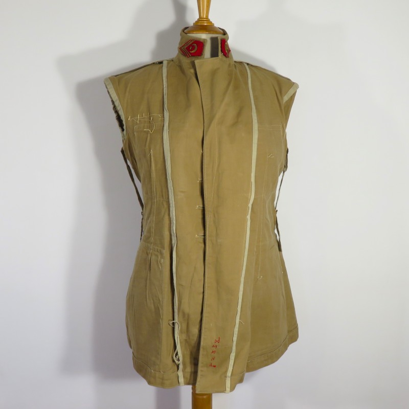 VESTE D'UNIFORME D'OFFICIER MODELE 1939 TROUPES SAHARIENNES ET SECTIONS ADMINISTRATIVES SPECIALISEES COULEUR BEIGE SABLE SAHARA