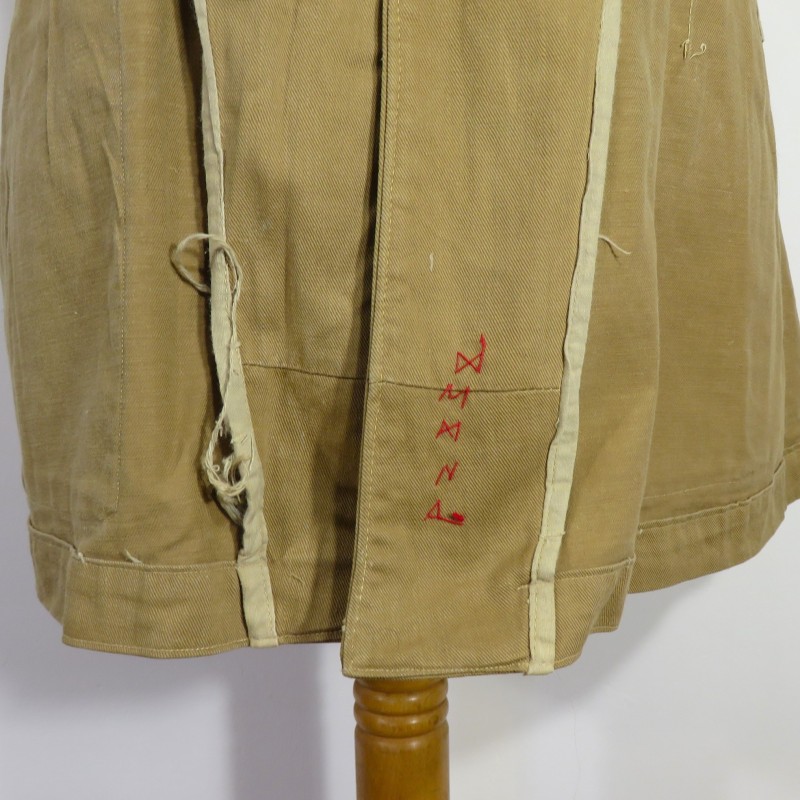 VESTE D'UNIFORME D'OFFICIER MODELE 1939 TROUPES SAHARIENNES ET SECTIONS ADMINISTRATIVES SPECIALISEES COULEUR BEIGE SABLE SAHARA