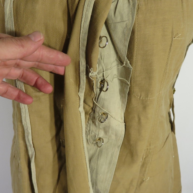 VESTE D'UNIFORME D'OFFICIER MODELE 1939 TROUPES SAHARIENNES ET SECTIONS ADMINISTRATIVES SPECIALISEES COULEUR BEIGE SABLE SAHARA