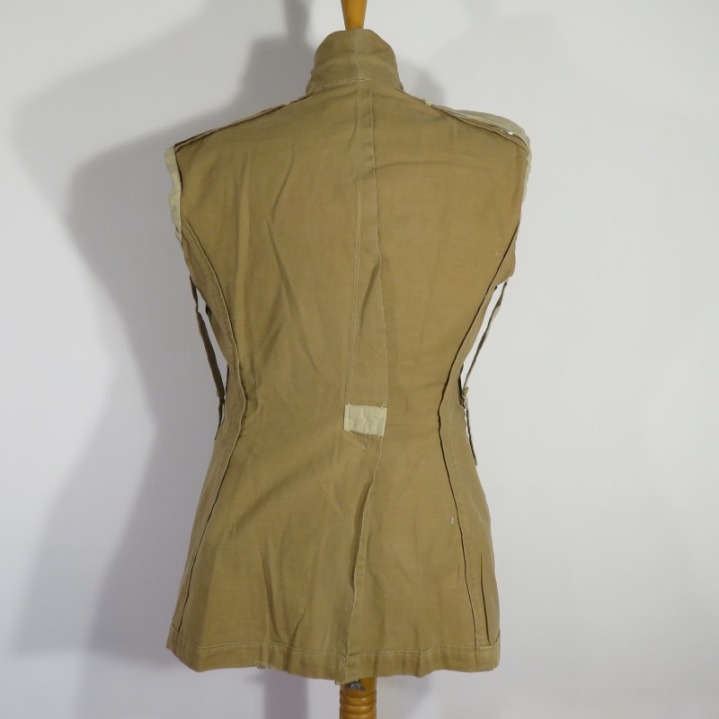 VESTE D'UNIFORME D'OFFICIER MODELE 1939 TROUPES SAHARIENNES ET SECTIONS ADMINISTRATIVES SPECIALISEES COULEUR BEIGE SABLE SAHARA