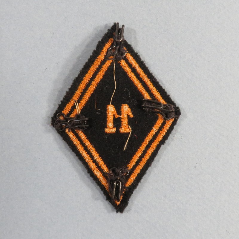 INSIGNE LOSANGE MODELE 1945 DU 11 ème RPC REGIMENT PARACHUTISTE DE CHOC 1957 1961