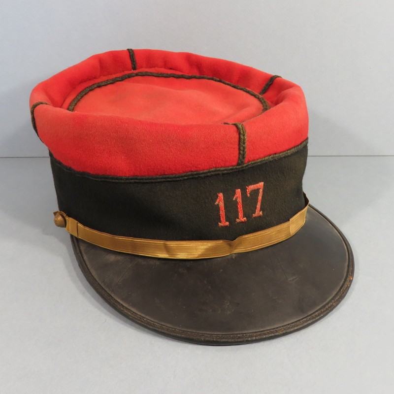 SUPERBE KEPI DE SOUS OFFICIER DU 117 ème REGIMENT D'INFANTERIE DE LIGNE MODELE 1884 CHIFFRES BRODES ROUGES TAILLE 56