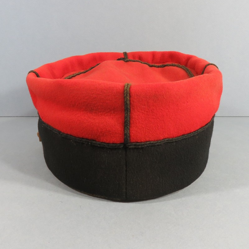 SUPERBE KEPI DE SOUS OFFICIER DU 117 ème REGIMENT D'INFANTERIE DE LIGNE MODELE 1884 CHIFFRES BRODES ROUGES TAILLE 56