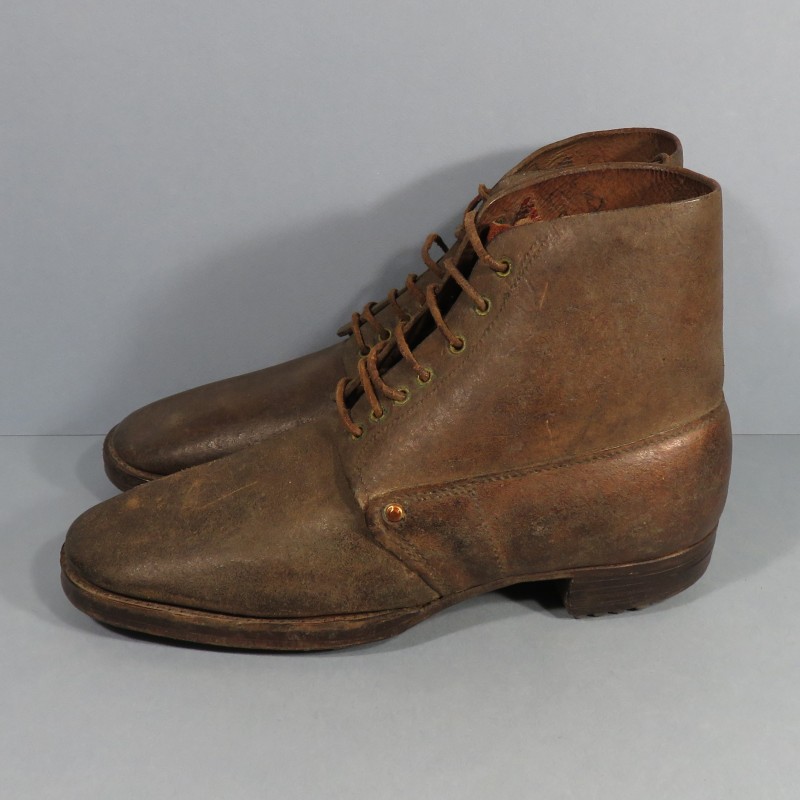 BRODEQUINS CHAUSSURES MILITAIRE EN CUIR MODELE 1917 TOUTES ARMES DATEES 1931 GRANDE TAILLE 29/2 44