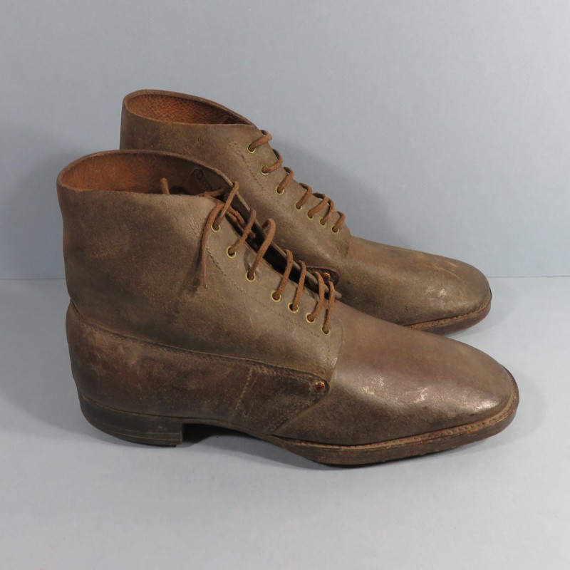 BRODEQUINS CHAUSSURES MILITAIRE EN CUIR MODELE 1917 TOUTES ARMES DATEES 1931 GRANDE TAILLE 29/2 44