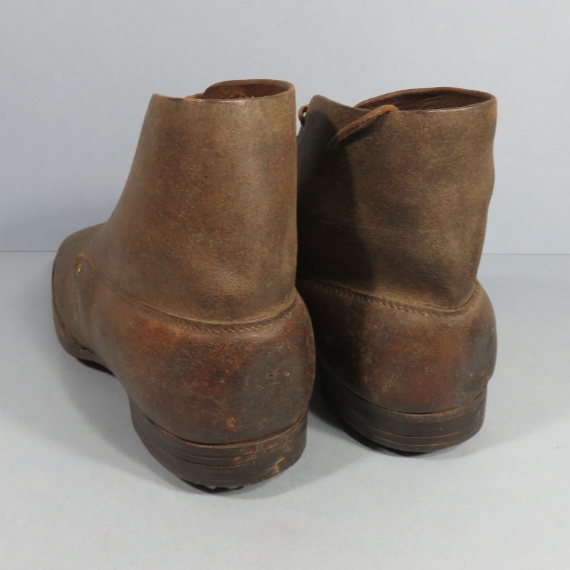 BRODEQUINS CHAUSSURES MILITAIRE EN CUIR MODELE 1917 TOUTES ARMES DATEES 1931 GRANDE TAILLE 29/2 44