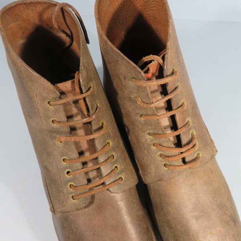 BRODEQUINS CHAUSSURES MILITAIRE EN CUIR MODELE 1917 TOUTES ARMES DATEES 1931 GRANDE TAILLE 29/2 44