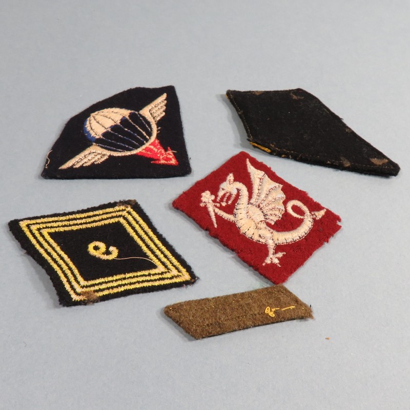 ENSEMBLE INSIGNES DU 9 ème REGIMENT DE CHASSEURS PARACHUTISTES LAPIN A GILLES 25 ème GAP LOSANGE 45