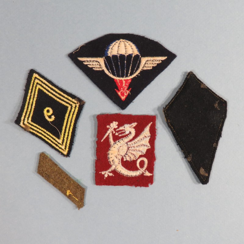 ENSEMBLE INSIGNES DU 9 ème REGIMENT DE CHASSEURS PARACHUTISTES LAPIN A GILLES 25 ème GAP LOSANGE 45