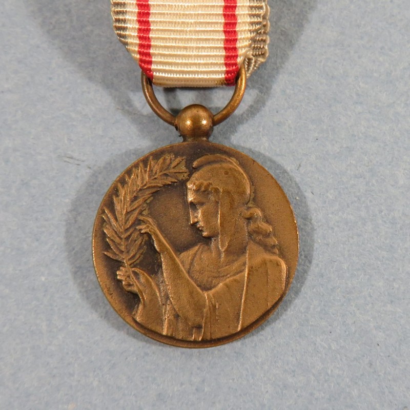 FRANCE REDUCTION DE LA MEDAILLE DE LA RECONNAISSANCE FRANCAISE SECOND MODELE CLASSE ARGENT  °