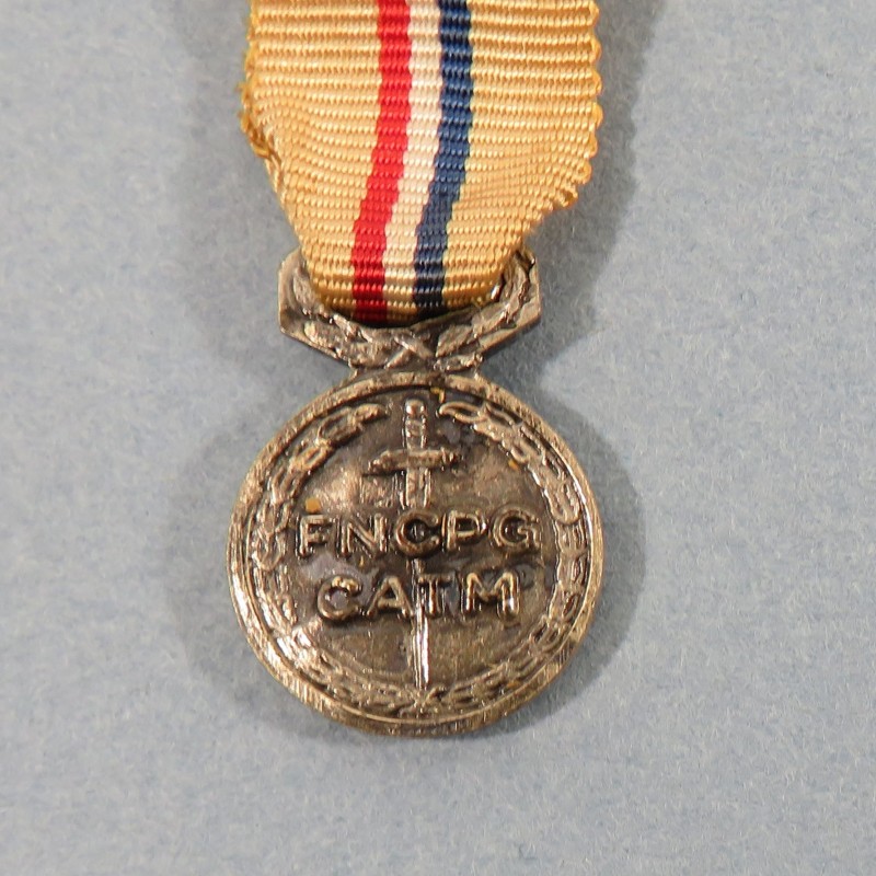 FRANCE REDUCTION DE LA MEDAILLE DE LA FNCPG CATM FEDERATION NATIONALE DES COMBATTANTS PRISONIERS DE GUERRE °