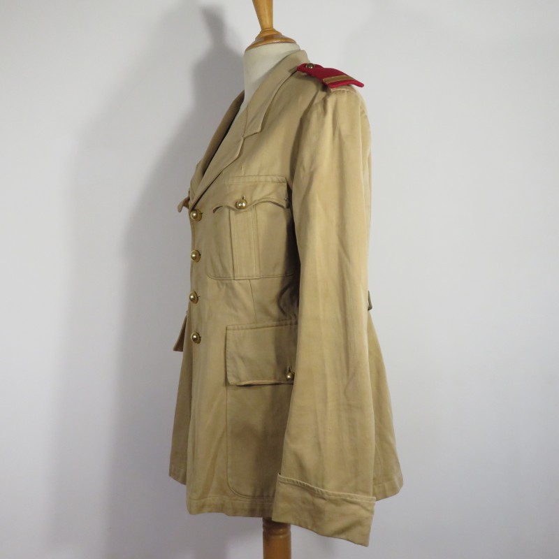 VESTE D'UNIFORME COULEUR SABLE POUR OFFICIER MODELE 1939 SPAHIS TROUPE COLONIALE OU D'AFRIQUE CAVALERIE ANNEES 1950