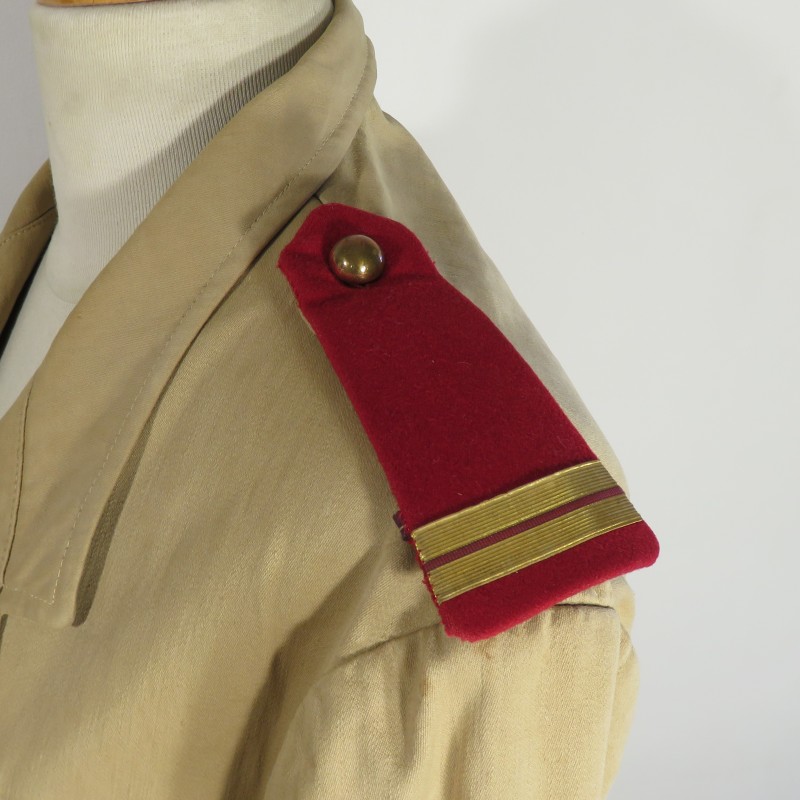 VESTE D'UNIFORME COULEUR SABLE POUR OFFICIER MODELE 1939 SPAHIS TROUPE COLONIALE OU D'AFRIQUE CAVALERIE ANNEES 1950