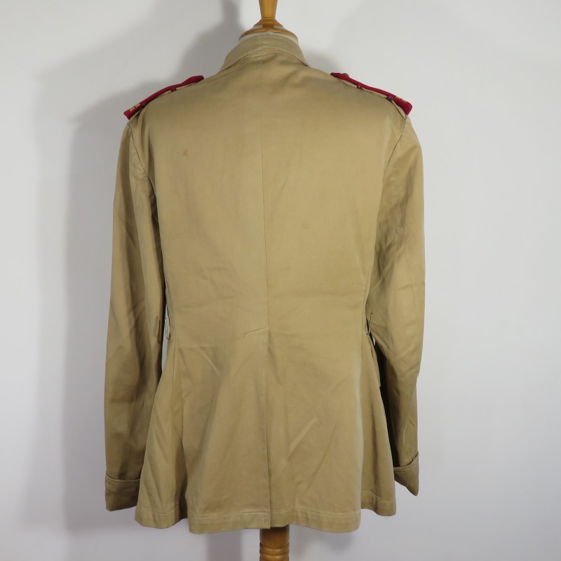 VESTE D'UNIFORME COULEUR SABLE POUR OFFICIER MODELE 1939 SPAHIS TROUPE COLONIALE OU D'AFRIQUE CAVALERIE ANNEES 1950