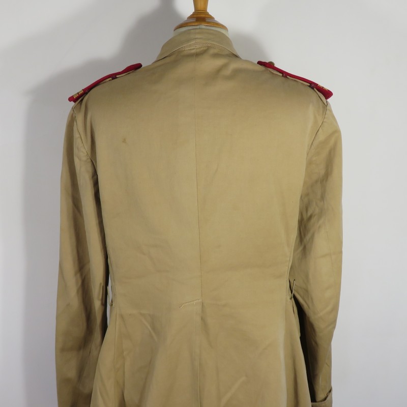 VESTE D'UNIFORME COULEUR SABLE POUR OFFICIER MODELE 1939 SPAHIS TROUPE COLONIALE OU D'AFRIQUE CAVALERIE ANNEES 1950