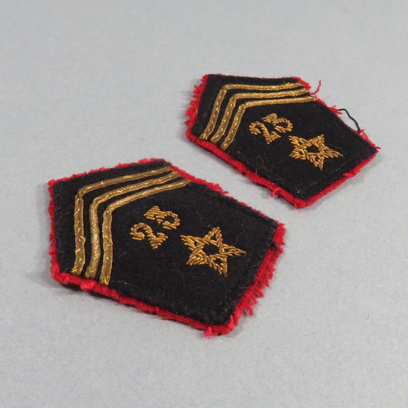 PAIRE DE PATTES DE COL D'OFFICIER DU 23 ème REGIMENT DE SPAHIS MAROCAINS 1924 1958 DISSOUS EN 1962