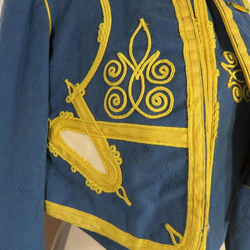 BOLERO ET GILET D'UNIFORME DE TIRAILLEUR ALGERIEN POUR UN SOUS OFFICIER TOMBEAU BLANC DU 2 ème REGIMENT RTA ANNEES 1930 1940