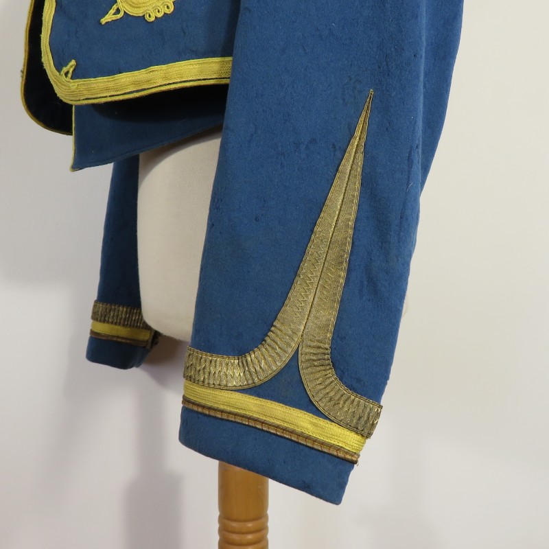 BOLERO ET GILET D'UNIFORME DE TIRAILLEUR ALGERIEN POUR UN SOUS OFFICIER TOMBEAU BLANC DU 2 ème REGIMENT RTA ANNEES 1930 1940