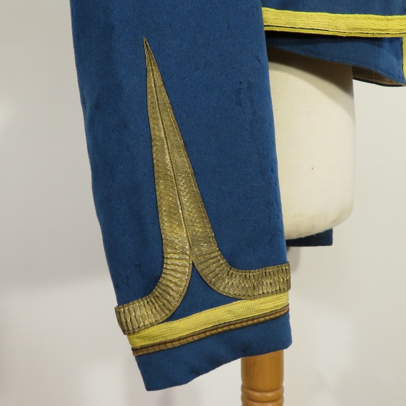 BOLERO ET GILET D'UNIFORME DE TIRAILLEUR ALGERIEN POUR UN SOUS OFFICIER TOMBEAU BLANC DU 2 ème REGIMENT RTA ANNEES 1930 1940