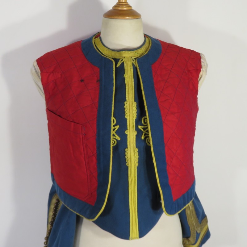 BOLERO ET GILET D'UNIFORME DE TIRAILLEUR ALGERIEN POUR UN SOUS OFFICIER TOMBEAU BLANC DU 2 ème REGIMENT RTA ANNEES 1930 1940