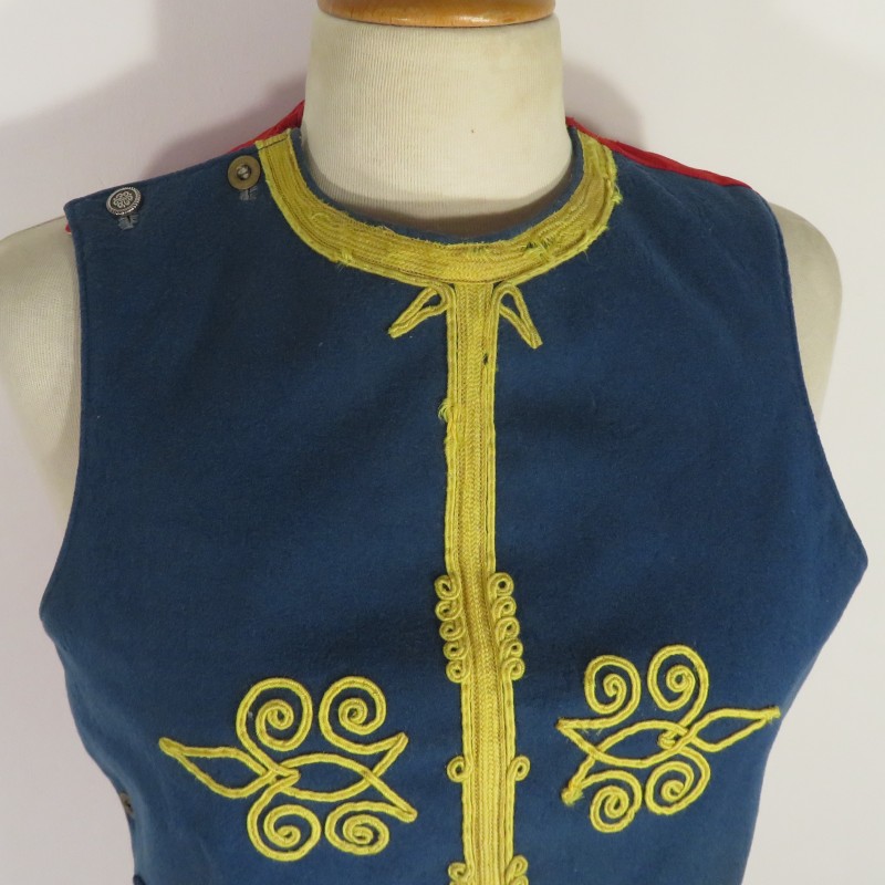 BOLERO ET GILET D'UNIFORME DE TIRAILLEUR ALGERIEN POUR UN SOUS OFFICIER TOMBEAU BLANC DU 2 ème REGIMENT RTA ANNEES 1930 1940