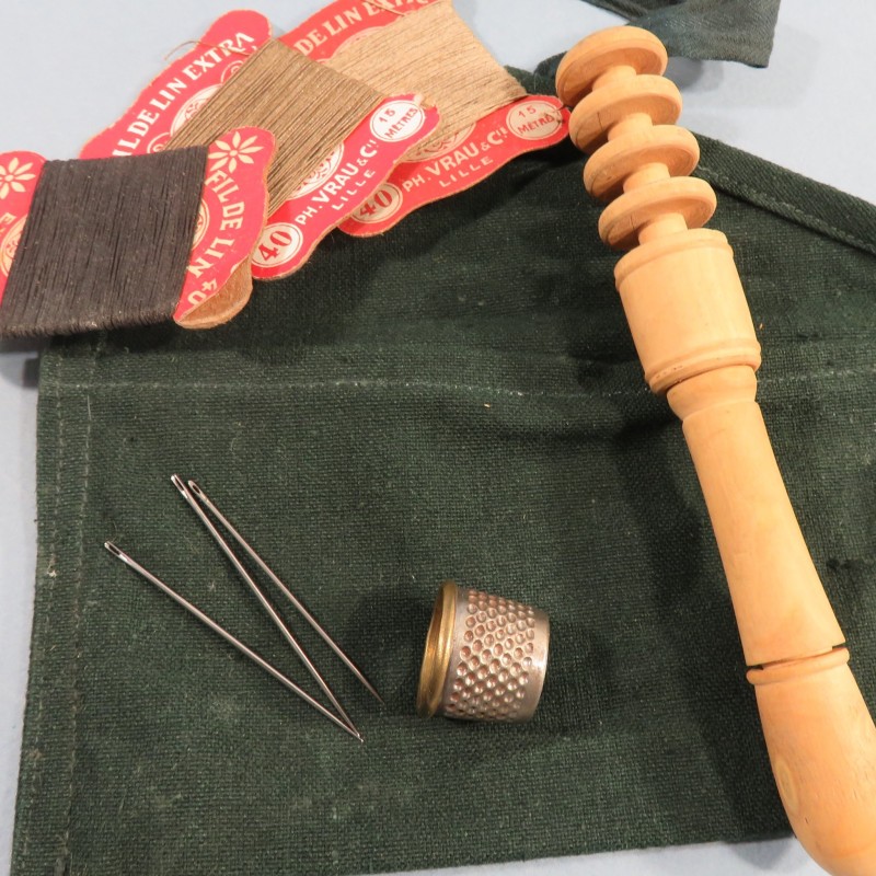 TROUSSE DE COUTURE INDIVIDUELLE COULEUR CJF CHANTIERS DE JEUNESSE 1940 - 1944 MILITAIRE SECONDE GUERRE