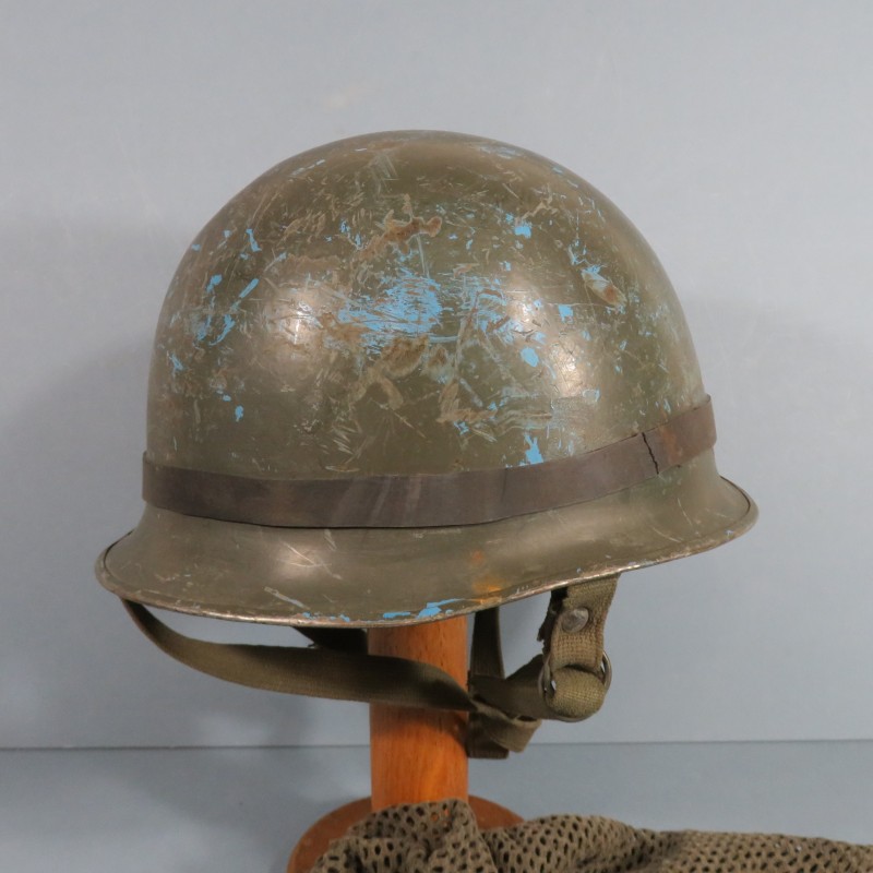 CASQUE FRANCAIS MODELE 1956 PARACHUTISTE CASQUE LOURD ANCIEN CASQUE ONU ET LINER 1963 FILET DE CAMOUFLAGE