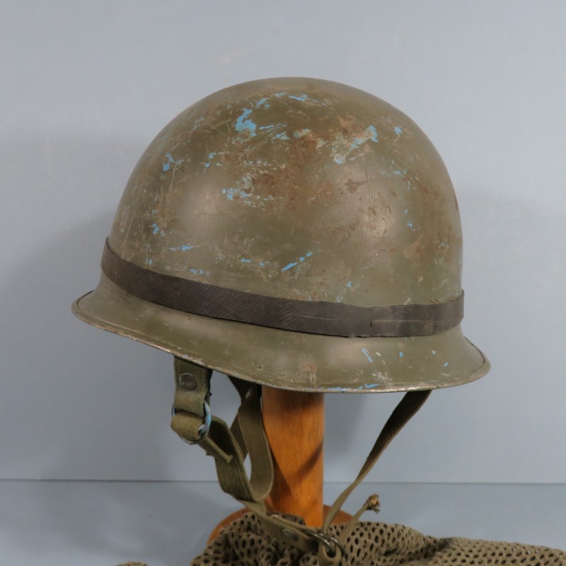 CASQUE FRANCAIS MODELE 1956 PARACHUTISTE CASQUE LOURD ANCIEN CASQUE ONU ET LINER 1963 FILET DE CAMOUFLAGE