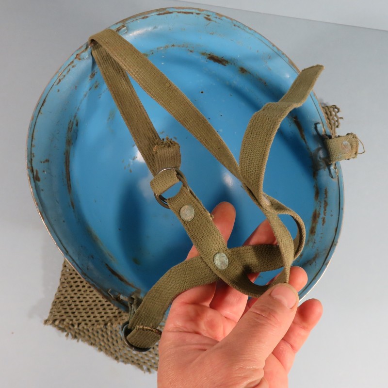 CASQUE FRANCAIS MODELE 1956 PARACHUTISTE CASQUE LOURD ANCIEN CASQUE ONU ET LINER 1963 FILET DE CAMOUFLAGE