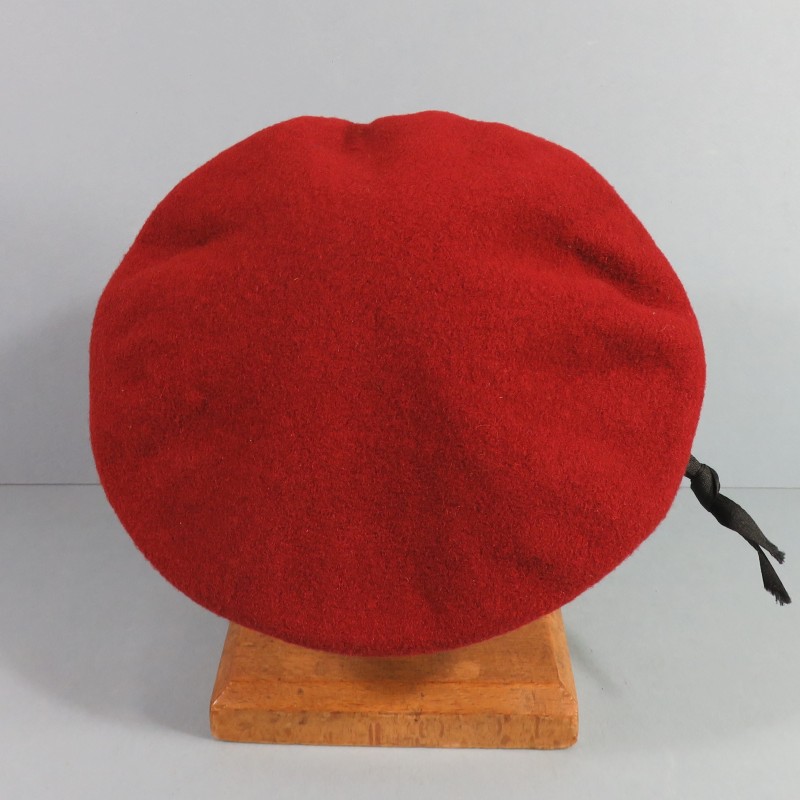 BERET ROUGE AMARANTE PARACHUTISTES DES TROUPES DE MARINE TAILLE 53 FABRICATION ANNEES 1998 INSIGNE DELSART