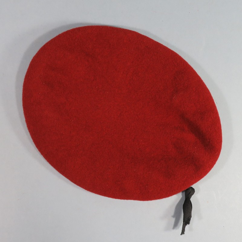 BERET ROUGE AMARANTE PARACHUTISTES DES TROUPES DE MARINE TAILLE 53 FABRICATION ANNEES 1998 INSIGNE DELSART