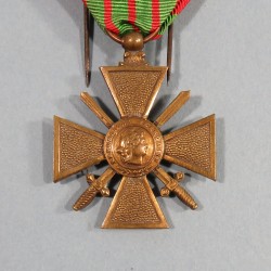 CROIX DE GUERRE 1939-1945 DATE 1939 AVEC UNE ETOILE POUR UNE CITATION A L'ORDRE DU REGIMENT