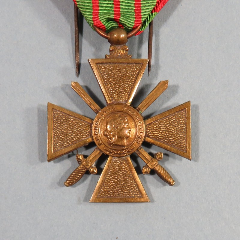 CROIX DE GUERRE 1939-1945 DATE 1939 AVEC UNE ETOILE POUR UNE CITATION A L'ORDRE DU REGIMENT