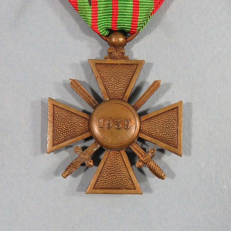 CROIX DE GUERRE 1939-1945 DATE 1939 AVEC UNE ETOILE POUR UNE CITATION A L'ORDRE DU REGIMENT