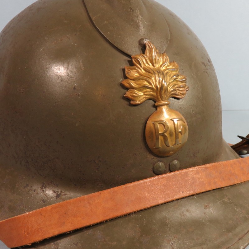 CASQUE TROUPE MODELE 1926 AVEC INSIGNE MODELE GENDARMERIE MOBILE INTERIEUR AVEC CUIR ALLEMAND TOA